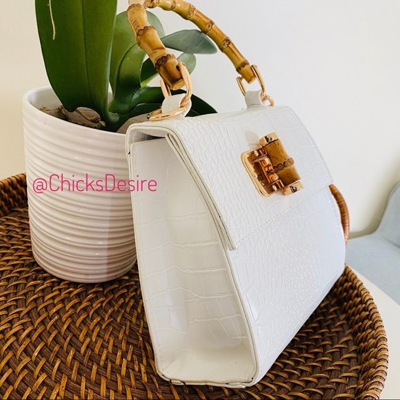 Leather Croc Pattern Crossbody Bag - Picture 4 of 8